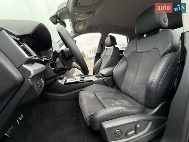 Черный Ауди Ку 5, объемом двигателя 1.97 л и пробегом 31 тыс. км за 55500 $, фото 40 на Automoto.ua