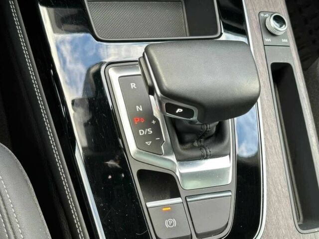 Черный Ауди Ку 5, объемом двигателя 2 л и пробегом 26 тыс. км за 10400 $, фото 12 на Automoto.ua