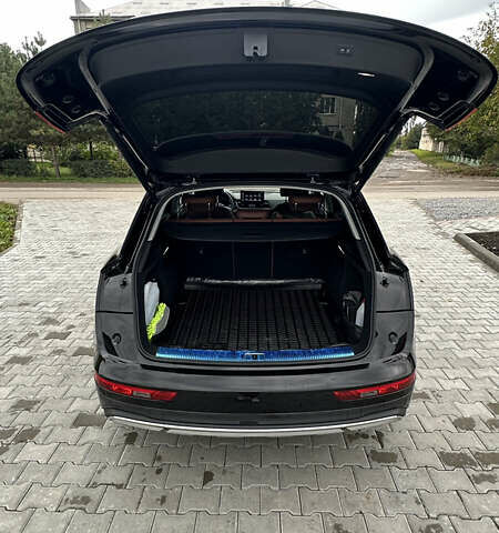 Черный Ауди Ку 5, объемом двигателя 1.97 л и пробегом 77 тыс. км за 43000 $, фото 9 на Automoto.ua