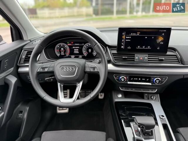 Черный Ауди Ку 5, объемом двигателя 1.97 л и пробегом 31 тыс. км за 55500 $, фото 49 на Automoto.ua