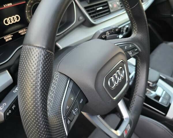 Чорний Ауді Ку 5, об'ємом двигуна 1.97 л та пробігом 55 тис. км за 54999 $, фото 5 на Automoto.ua