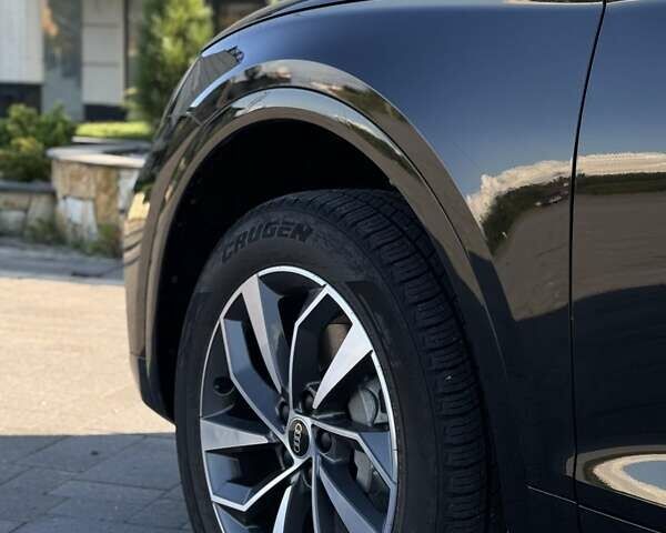 Черный Ауди Ку 5, объемом двигателя 2 л и пробегом 9 тыс. км за 36200 $, фото 3 на Automoto.ua