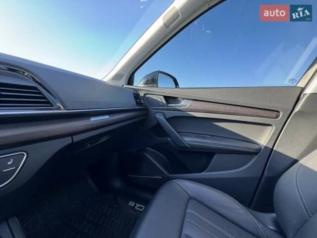 Черный Ауди Ку 5, объемом двигателя 1.98 л и пробегом 40 тыс. км за 44900 $, фото 56 на Automoto.ua