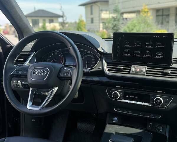 Чорний Ауді Ку 5, об'ємом двигуна 2 л та пробігом 9 тис. км за 38300 $, фото 2 на Automoto.ua