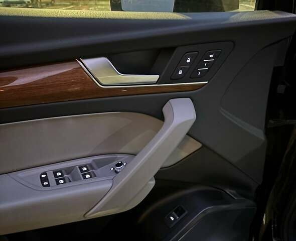 Черный Ауди Ку 5, объемом двигателя 2 л и пробегом 60 тыс. км за 34500 $, фото 10 на Automoto.ua