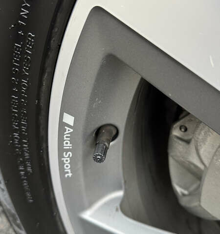 Черный Ауди Ку 5, объемом двигателя 1.98 л и пробегом 58 тыс. км за 38700 $, фото 17 на Automoto.ua