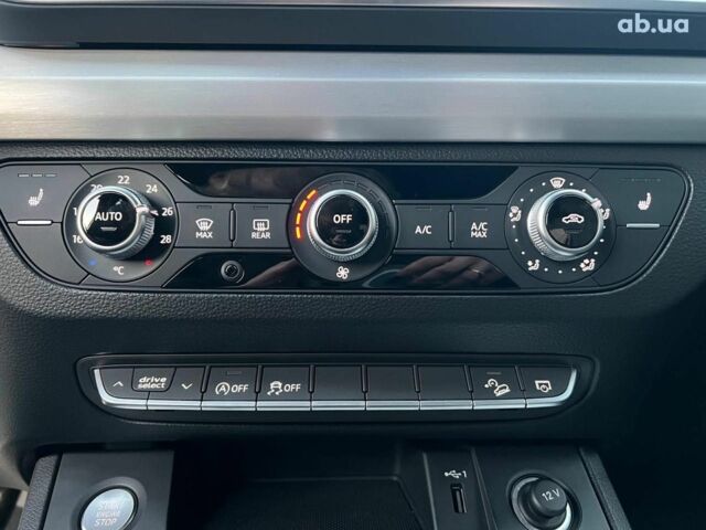 Черный Ауди Ку 5, объемом двигателя 2 л и пробегом 65 тыс. км за 38590 $, фото 32 на Automoto.ua