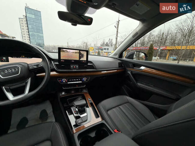 Черный Ауди Ку 5, объемом двигателя 2 л и пробегом 7 тыс. км за 37000 $, фото 46 на Automoto.ua