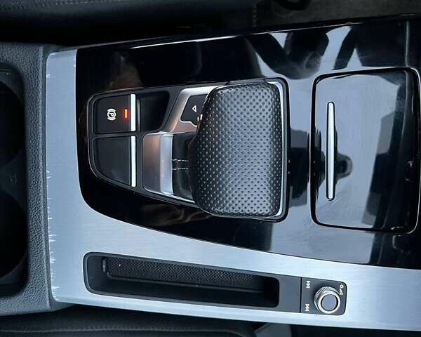 Черный Ауди Ку 5, объемом двигателя 2 л и пробегом 65 тыс. км за 38590 $, фото 30 на Automoto.ua