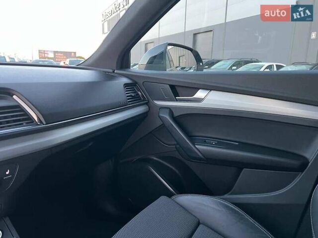 Черный Ауди Ку 5, объемом двигателя 2 л и пробегом 65 тыс. км за 38590 $, фото 33 на Automoto.ua