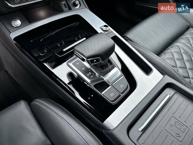 Чорний Ауді Ку 5, об'ємом двигуна 2 л та пробігом 22 тис. км за 60500 $, фото 5 на Automoto.ua