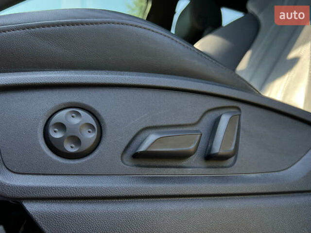 Чорний Ауді Ку 5, об'ємом двигуна 2 л та пробігом 32 тис. км за 33999 $, фото 9 на Automoto.ua