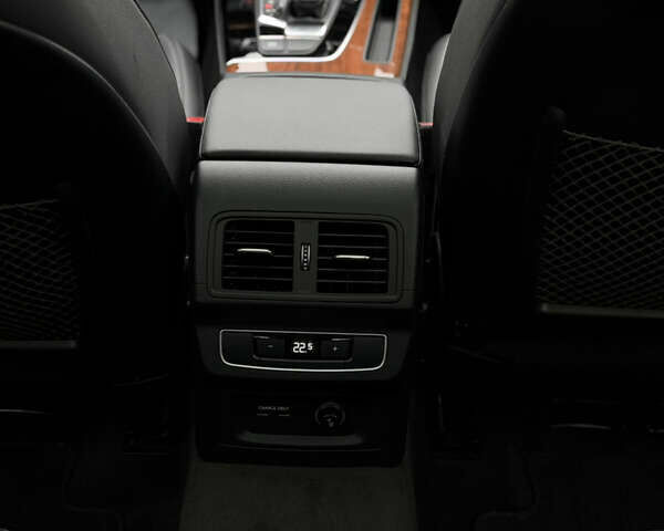 Черный Ауди Ку 5, объемом двигателя 2 л и пробегом 7 тыс. км за 37000 $, фото 42 на Automoto.ua