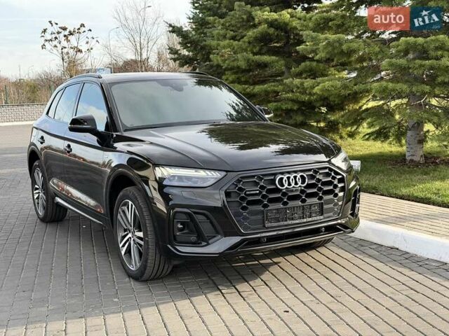 Черный Ауди Ку 5, объемом двигателя 2 л и пробегом 33 тыс. км за 47500 $, фото 1 на Automoto.ua