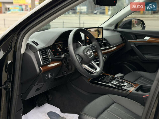 Черный Ауди Ку 5, объемом двигателя 2 л и пробегом 7 тыс. км за 37000 $, фото 29 на Automoto.ua