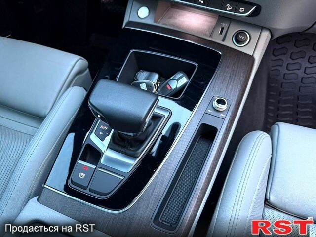 Черный Ауди Ку 5, объемом двигателя 2 л и пробегом 75 тыс. км за 37950 $, фото 8 на Automoto.ua