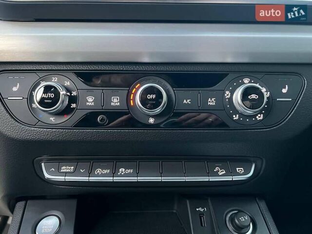 Черный Ауди Ку 5, объемом двигателя 2 л и пробегом 65 тыс. км за 38590 $, фото 32 на Automoto.ua