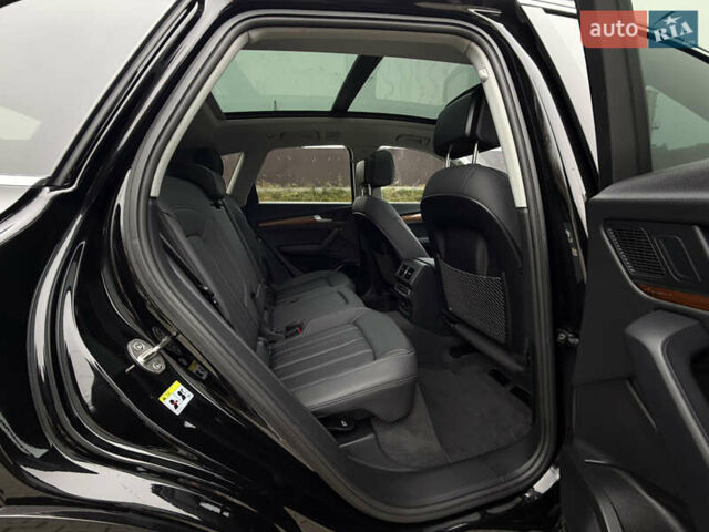 Черный Ауди Ку 5, объемом двигателя 2 л и пробегом 7 тыс. км за 37000 $, фото 39 на Automoto.ua