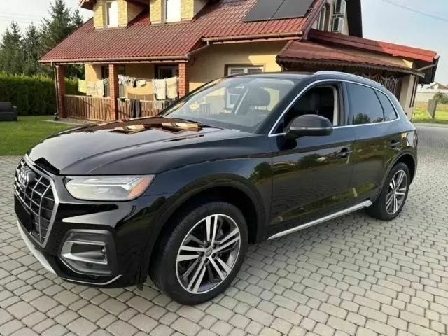 Чорний Ауді Ку 5, об'ємом двигуна 2 л та пробігом 9 тис. км за 29900 $, фото 2 на Automoto.ua