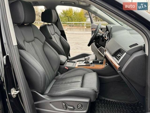 Ауди Ку 5 2023 в Киеве на Automoto.ua Черный Ауди Ку 5, объемом двигателя 1.98 л и пробегом 8 тыс. км за 39990 $, фото 24 на Automoto.ua