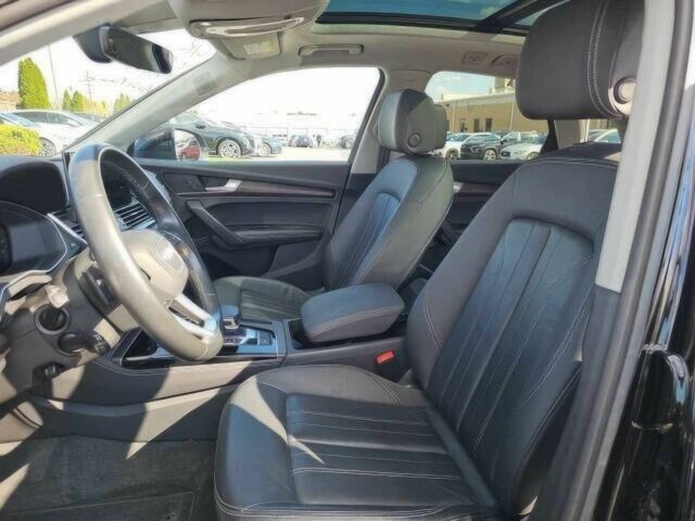 Чорний Ауді Ку 5, об'ємом двигуна 2 л та пробігом 24 тис. км за 35400 $, фото 6 на Automoto.ua