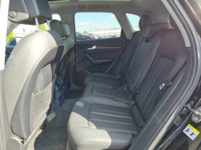 Чорний Ауді Ку 5, об'ємом двигуна 2 л та пробігом 24 тис. км за 35400 $, фото 9 на Automoto.ua