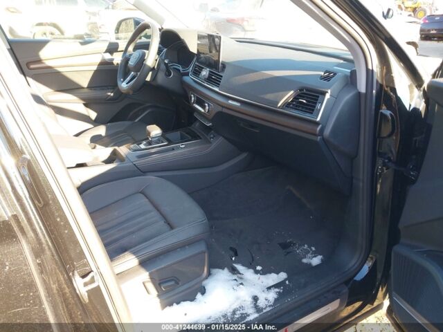 Черный Ауди Ку 5, объемом двигателя 2 л и пробегом 15 тыс. км за 26000 $, фото 6 на Automoto.ua