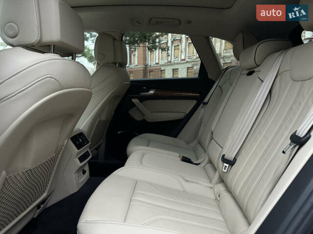 Черный Ауди Ку 5, объемом двигателя 2 л и пробегом 28 тыс. км за 46999 $, фото 38 на Automoto.ua