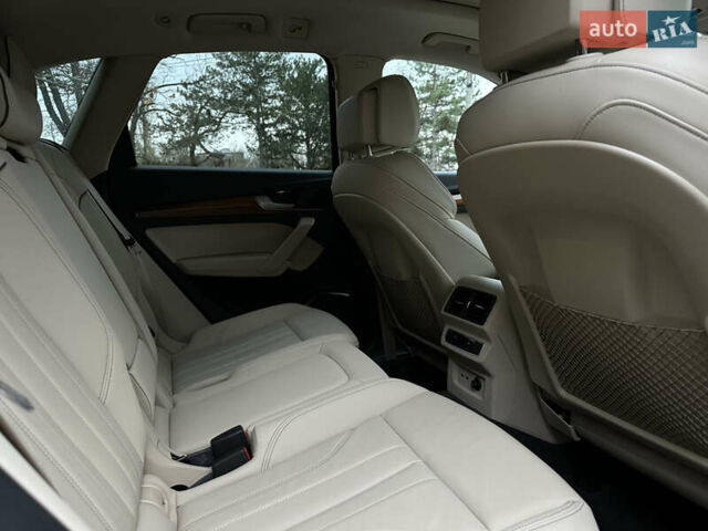 Черный Ауди Ку 5, объемом двигателя 2 л и пробегом 28 тыс. км за 46999 $, фото 37 на Automoto.ua