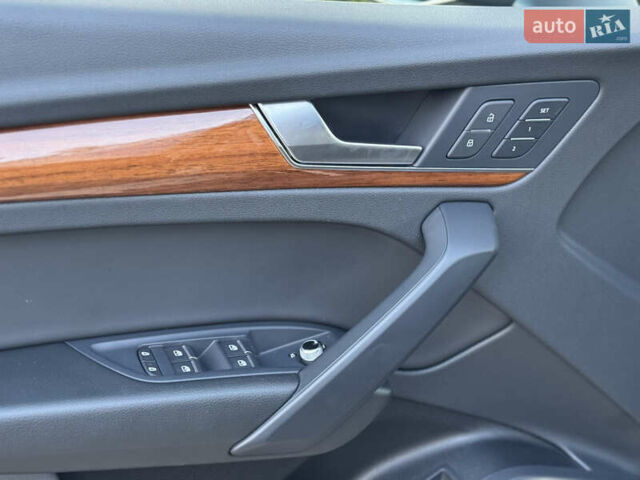 Черный Ауди Ку 5, объемом двигателя 1.98 л и пробегом 21 тыс. км за 34999 $, фото 30 на Automoto.ua