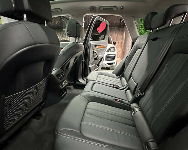 Черный Ауди Ку 5, объемом двигателя 2 л и пробегом 10 тыс. км за 44800 $, фото 7 на Automoto.ua