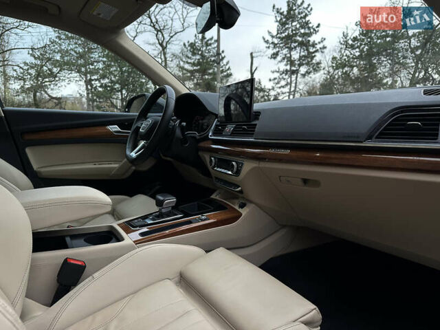 Черный Ауди Ку 5, объемом двигателя 2 л и пробегом 28 тыс. км за 46999 $, фото 35 на Automoto.ua