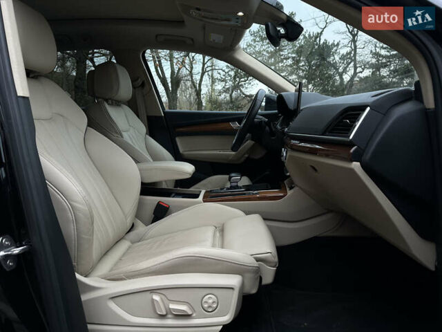 Черный Ауди Ку 5, объемом двигателя 2 л и пробегом 28 тыс. км за 46999 $, фото 33 на Automoto.ua