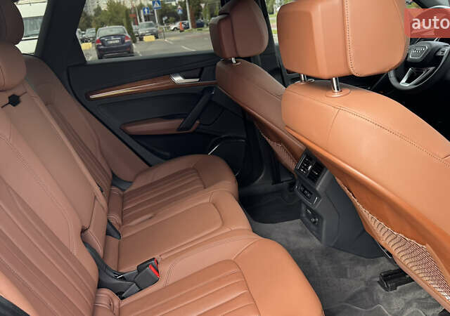Чорний Ауді Ку 5, об'ємом двигуна 1.98 л та пробігом 16 тис. км за 34500 $, фото 24 на Automoto.ua