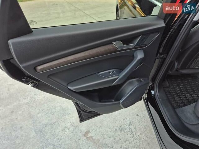 Черный Ауди Ку 5, объемом двигателя 1.98 л и пробегом 9 тыс. км за 36700 $, фото 21 на Automoto.ua