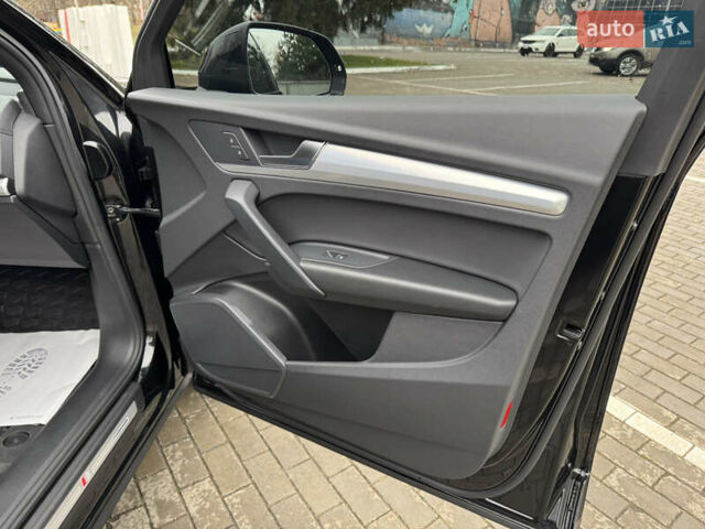 Черный Ауди Ку 5, объемом двигателя 1.98 л и пробегом 28 тыс. км за 36500 $, фото 30 на Automoto.ua