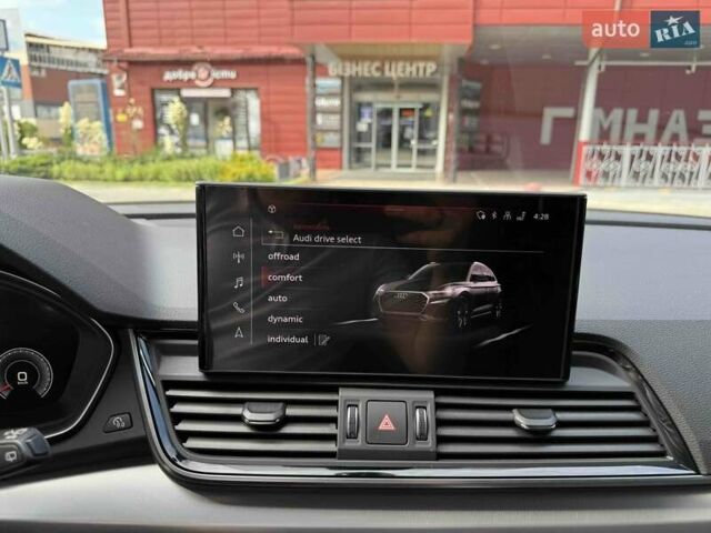 Чорний Ауді Ку 5, об'ємом двигуна 2 л та пробігом 1 тис. км за 46400 $, фото 26 на Automoto.ua