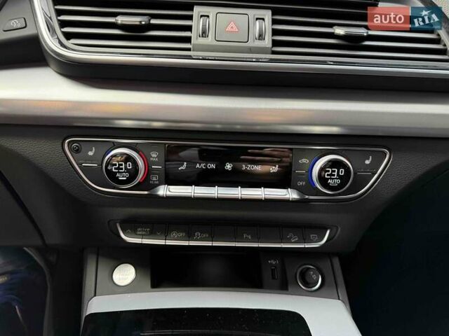 Чорний Ауді Ку 5, об'ємом двигуна 2 л та пробігом 1 тис. км за 46400 $, фото 27 на Automoto.ua