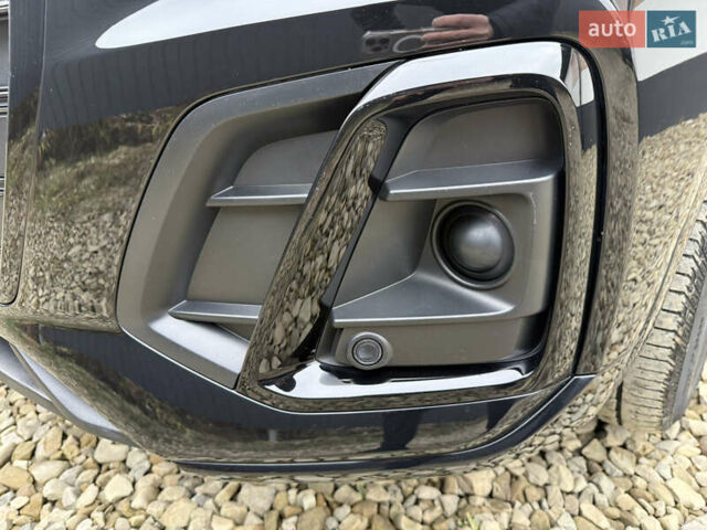Черный Ауди Ку 5, объемом двигателя 2 л и пробегом 17 тыс. км за 39500 $, фото 46 на Automoto.ua