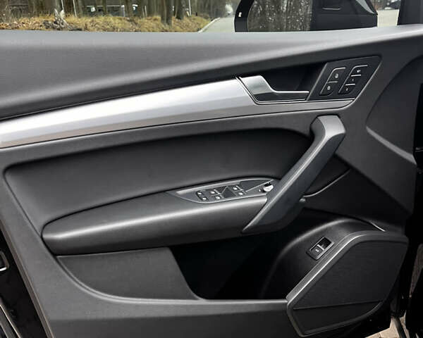 Черный Ауди Ку 5, объемом двигателя 2 л и пробегом 89 тыс. км за 43200 $, фото 24 на Automoto.ua