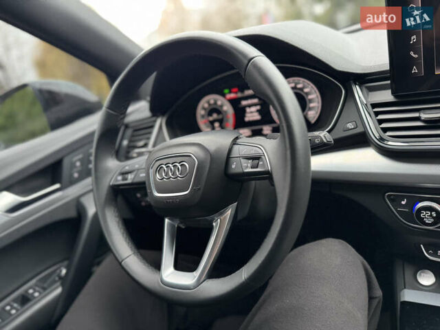 Черный Ауди Ку 5, объемом двигателя 1.98 л и пробегом 28 тыс. км за 36500 $, фото 40 на Automoto.ua