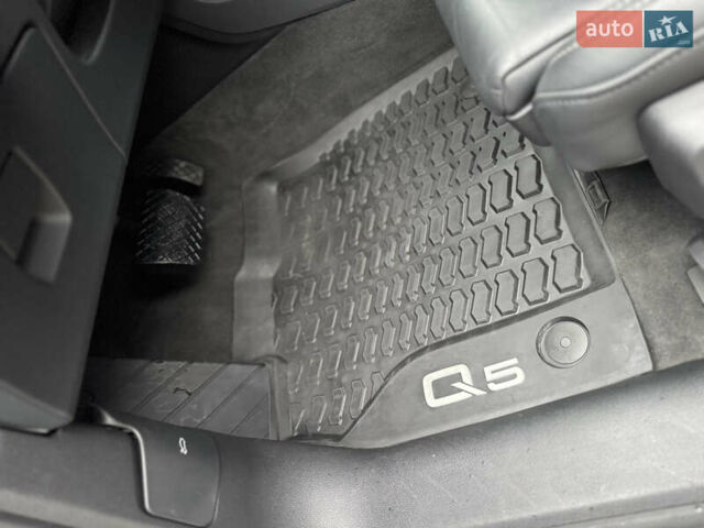 Черный Ауди Ку 5, объемом двигателя 1.98 л и пробегом 28 тыс. км за 36500 $, фото 44 на Automoto.ua