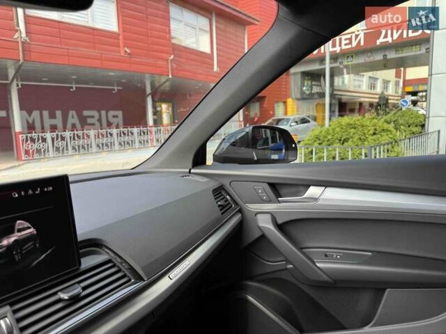 Чорний Ауді Ку 5, об'ємом двигуна 2 л та пробігом 1 тис. км за 46400 $, фото 29 на Automoto.ua