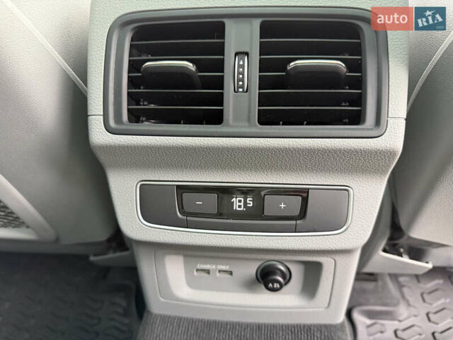 Черный Ауди Ку 5, объемом двигателя 2 л и пробегом 17 тыс. км за 39500 $, фото 64 на Automoto.ua