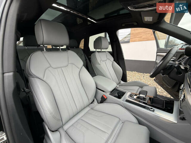 Черный Ауди Ку 5, объемом двигателя 2 л и пробегом 17 тыс. км за 39500 $, фото 69 на Automoto.ua