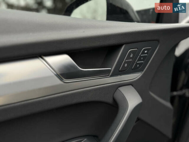 Черный Ауди Ку 5, объемом двигателя 1.98 л и пробегом 28 тыс. км за 36500 $, фото 47 на Automoto.ua