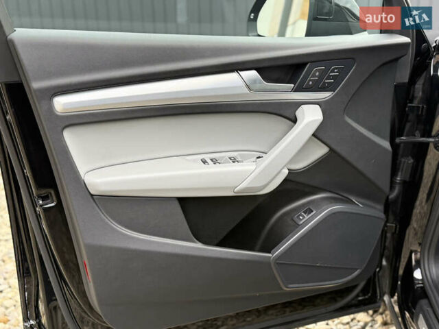 Черный Ауди Ку 5, объемом двигателя 2 л и пробегом 17 тыс. км за 39500 $, фото 47 на Automoto.ua