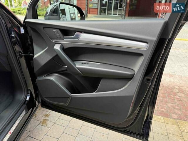 Чорний Ауді Ку 5, об'ємом двигуна 2 л та пробігом 1 тис. км за 46400 $, фото 44 на Automoto.ua