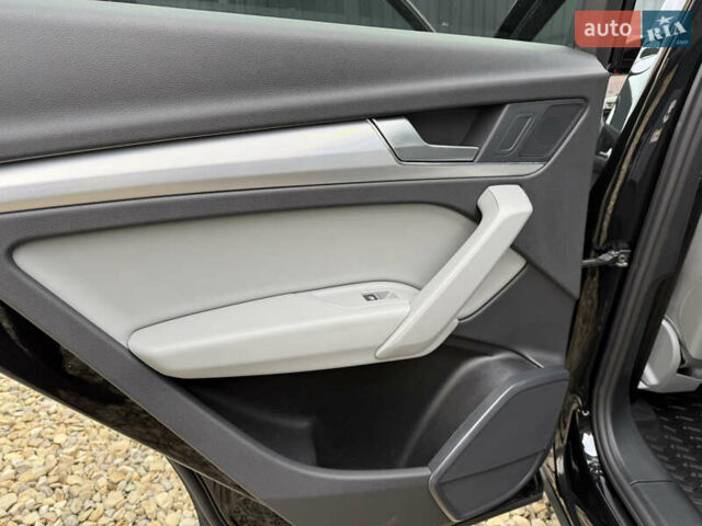 Черный Ауди Ку 5, объемом двигателя 2 л и пробегом 17 тыс. км за 39500 $, фото 54 на Automoto.ua