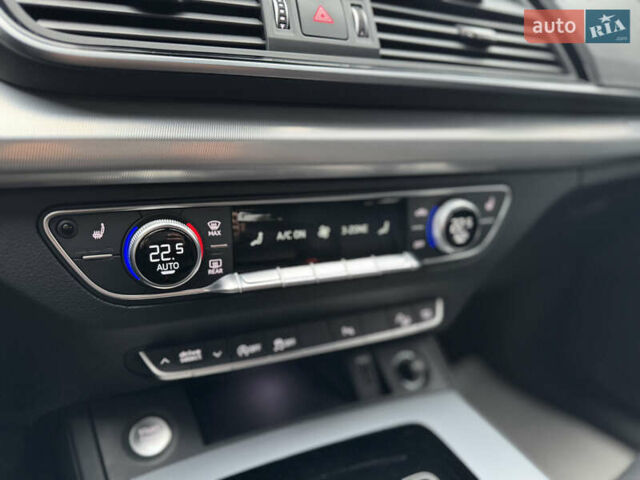 Черный Ауди Ку 5, объемом двигателя 1.98 л и пробегом 28 тыс. км за 36500 $, фото 39 на Automoto.ua